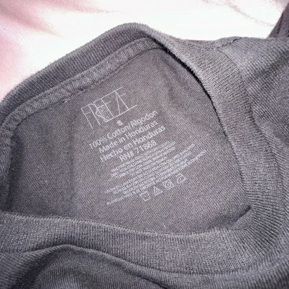 Black Cropped Long-Sleeve Top with “ROGUE” Graphic · Size S - Picture 2 of 6